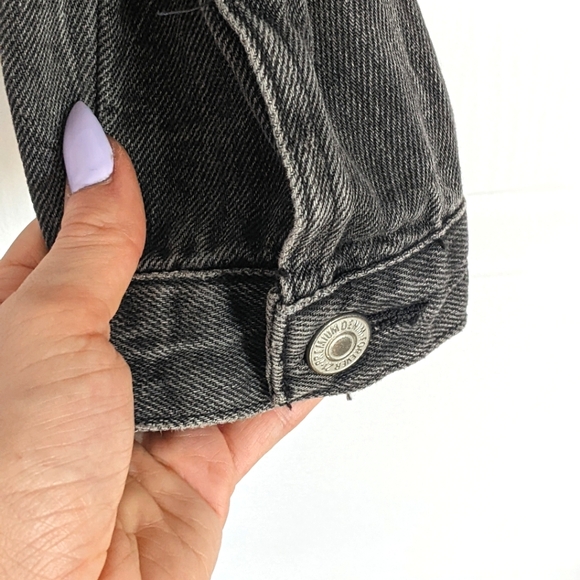 Black Jean Jacket - Forever 21 - Picture 8 of 10